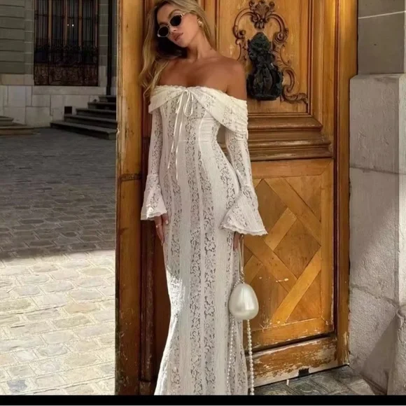 KOIR White lace off shoulder gown - Picture 4 of 7